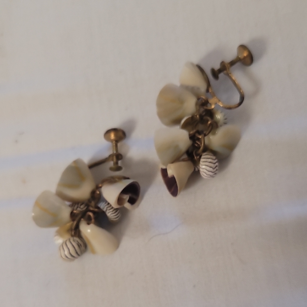 Vintage Shell Clip-On Earrings